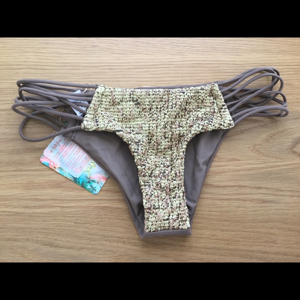 Luli fama secrets in the sand bottom size small